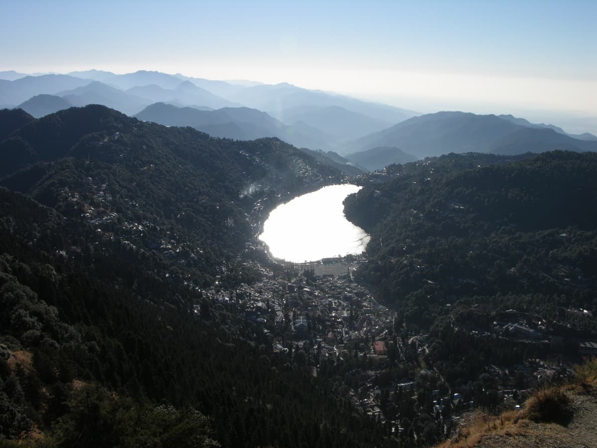 कुमाऊँ हिमालय की शांत पर्वतमाला